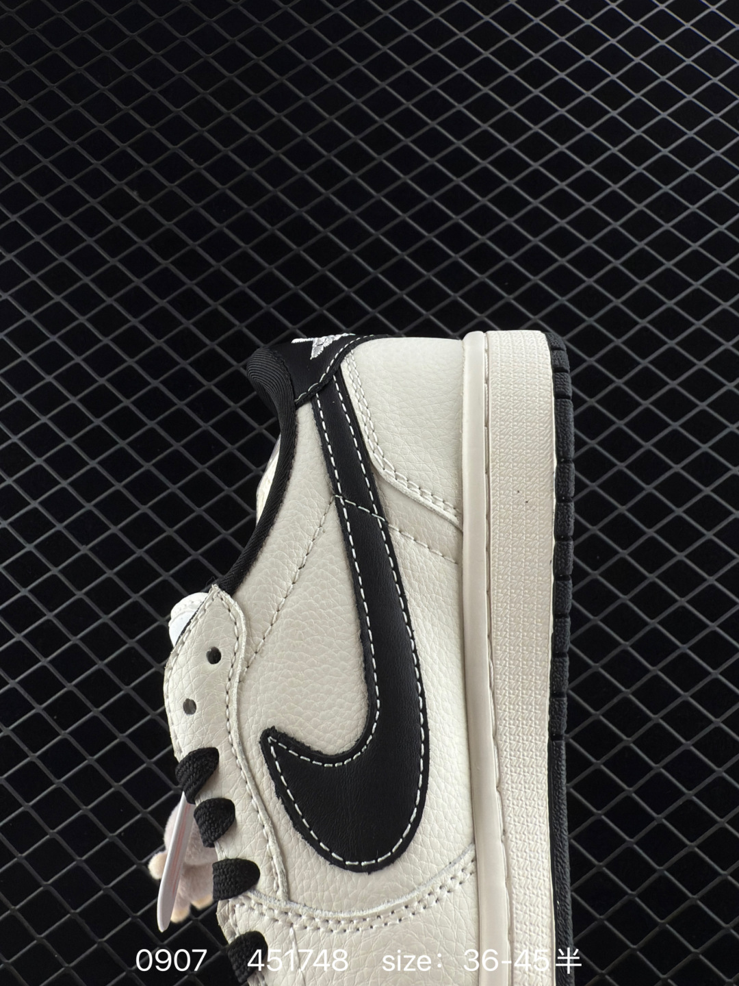 Travis Scott x Air Jordan 1 ” Reverse Mocha “